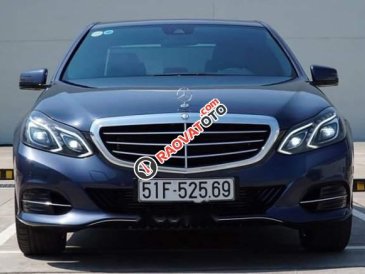 Cần bán xe Mercedes E200 sản xuất năm 2015