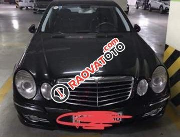 Bán xe Mercedes E200 đời 2008, màu đen, đi 120000km