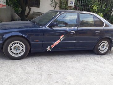 Cần bán BMW 5 Series 525i AT năm sản xuất 1990, màu xanh lam,    