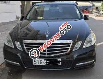 Bán Mercedes E250 sản xuất 2010, màu đen, giá 725tr