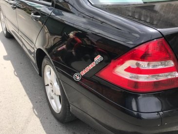 Xe Mercedes 2005, màu đen, nhập khẩu nguyên chiếc
