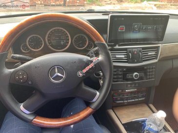 Chính chủ bán Mercedes E300 sản xuất năm 2009, màu xám