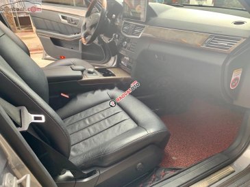 Bán Mercedes E300 đời 2009, màu xám giá cạnh tranh