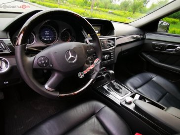 Bán Mercedes E250 sản xuất 2010, màu đen, biển số HN tên cá nhân - Odo 8 vạn km