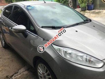 Cần bán lại xe Ford Fiesta 2016, màu xám, chính chủ