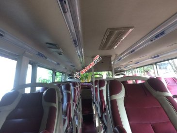 Bán ô tô Hyundai Universe giường nằm năm sản xuất 2012, màu đỏ