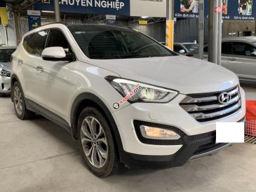 Hãng bán Hyundai SantaFe 4WD 2.4AT, 2015 màu trắng, biển SG