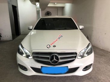 Chính chủ bán lại xe Mercedes E200 đời 2015, màu trắng, xe đẹp đi giữ
