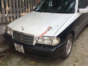 Cần bán gấp Mercedes MT năm sản xuất 2000, nhập khẩu