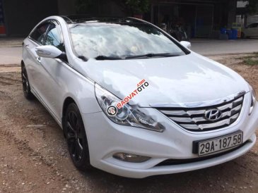 Cần bán lại xe Hyundai Sonata 2.0 AT năm 2011, màu trắng, nhập khẩu giá cạnh tranh