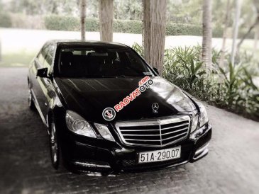 Cần bán Mercedes E250 sản xuất năm 2010, màu đen, nhập khẩu 