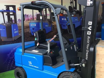 Bán xe BYD ECB25D sx 2019, màu xanh lam, nhập khẩu, thế hệ mới sử dụng pin Lithium, tuổi thọ pin 10 năm, bảo hành 5 năm