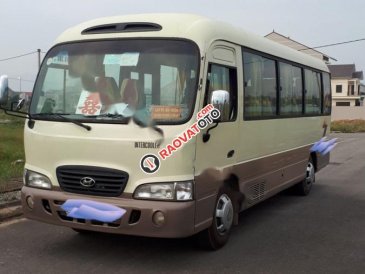 Bán Hyundai County 3.6L đời 2004, màu kem (be), 260tr