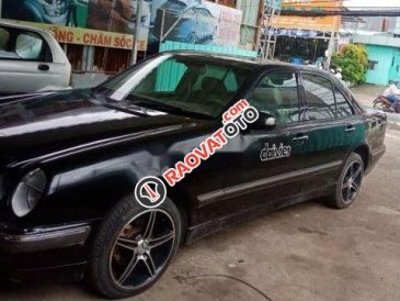 Bán xe cũ Mercedes C class đời 2000, màu đen