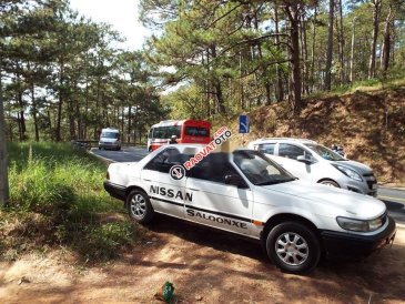 Bán Nissan Bluebird đời 1990, màu trắng, xe nhập