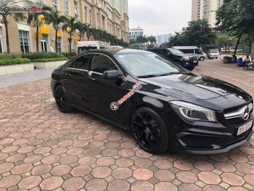 Bán Mercedes CLA 200 đời 2014, màu đen, xe nhập, giá 910tr
