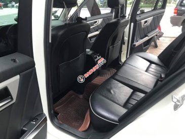 Bán xe Mercedes GLK 250 2.0AT sản xuất 2014, màu trắng chính chủ