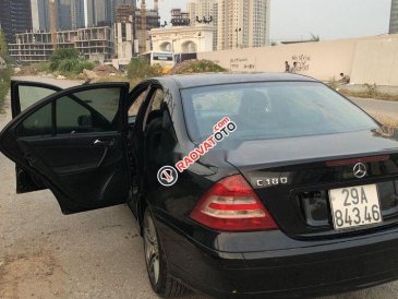 Cần bán xe Mercedes sản xuất năm 2004, xe nhập khẩu chính hãng