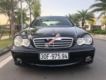 Bán xe Mercedes C180 sản xuất 2004, màu đen, chính chủ