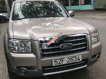 Cần bán gấp Ford Everest MT đời 2008 số sàn giá cạnh tranh