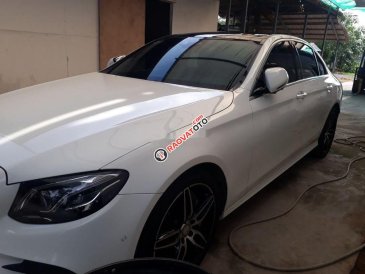 Bán Mercedes E300 sản xuất năm 2017, màu trắng