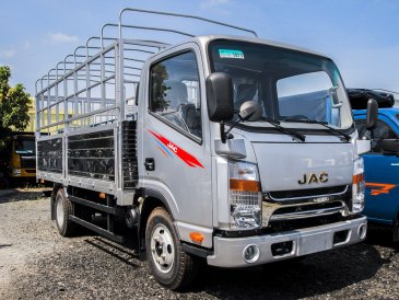 Xe tải JAC 1.99 tấn, máy Isuzu