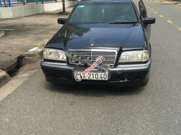 Bán Mercedes đời 2000, màu đen xe còn mới