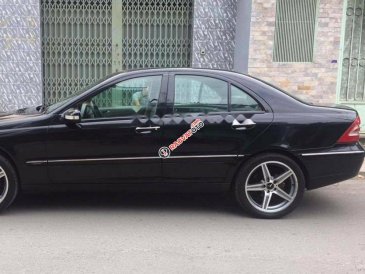 Bán Mercedes C200 sản xuất năm 2004, màu đen, xe nhập, số tự động 