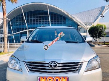 Cần bán xe Toyota Innova E sản xuất năm 2012 giá cạnh tranh