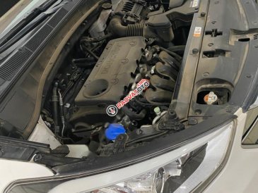 Cần bán Hyundai Santa Fe 2.4L 4WD đời 2015, màu trắng đẹp như mới