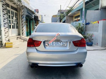 Bán ô tô BMW 320i đời 2010, màu bạc, nhập khẩu