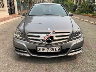 Bán Mercedes sản xuất năm 2011, màu xám