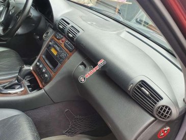 Cần bán gấp Mercedes năm 2002, màu đỏ
