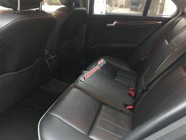 Cần bán Mercedes C250 sản xuất năm 2011, màu bạc