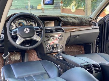 Bán Mercedes C250 năm 2013, màu đen, nhập khẩu