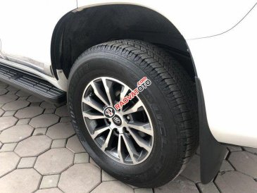 Bán xe Toyota Prado sản xuất 2010, màu trắng, chính chủ sử dụng