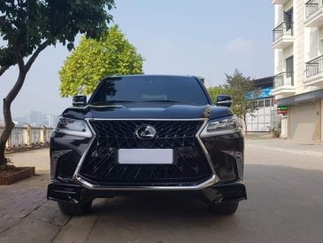Cần bán Lexus LX570 MBS 4 ghế VIP Massage, model 2019, đăng ký tên công ty, lăn bánh chưa tới 1 vạn Km