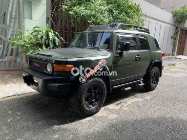 Cần bán gấp Toyota Fj cruiser 2013, màu xanh lục, nhập khẩu còn mới