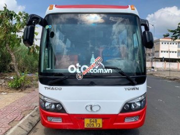 Xe Hyundai Universe sản xuất năm 2015, hai màu