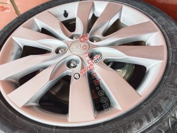 Cần bán lại xe Kia Forte SX 1.6 AT đời 2011, màu đen, giá 350tr