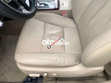 Cần bán gấp Toyota Camry 2.5G 2013, màu bạc xe gia đình