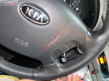 Xe Kia Carens 2.0 AT đời 2010, màu bạc 