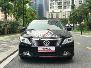 Xe Toyota Camry 2.0E sản xuất năm 2013 xe gia đình
