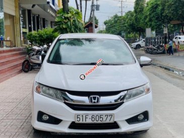 Cần bán gấp Honda City 1.5 AT 2016, màu trắng 