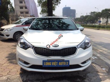 Cần bán xe Kia K3 1.6 AT năm 2014, màu trắng chính chủ