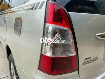 Cần bán xe Toyota Innova J 2008, màu bạc, giá chỉ 185 triệu