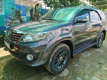Cần bán lại xe Toyota Fortuner 2.5G 2012, màu đen còn mới