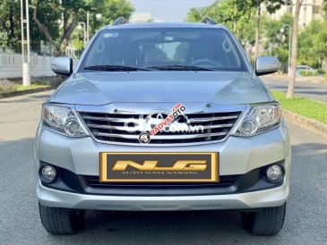 Bán xe Toyota Fortuner 2.5G năm sản xuất 2012, màu bạc