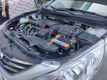 Bán Hyundai Sonata 2.0 AT 2011, màu bạc, xe nhập chính chủ