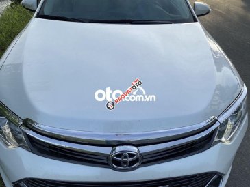 Bán Toyota Camry 2.0E sản xuất năm 2015, màu trắng như mới